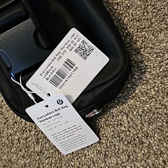 Lululemon Everywhere Belt Bag Rainbow Logo O/S Black NEW - Picture 10 of 10